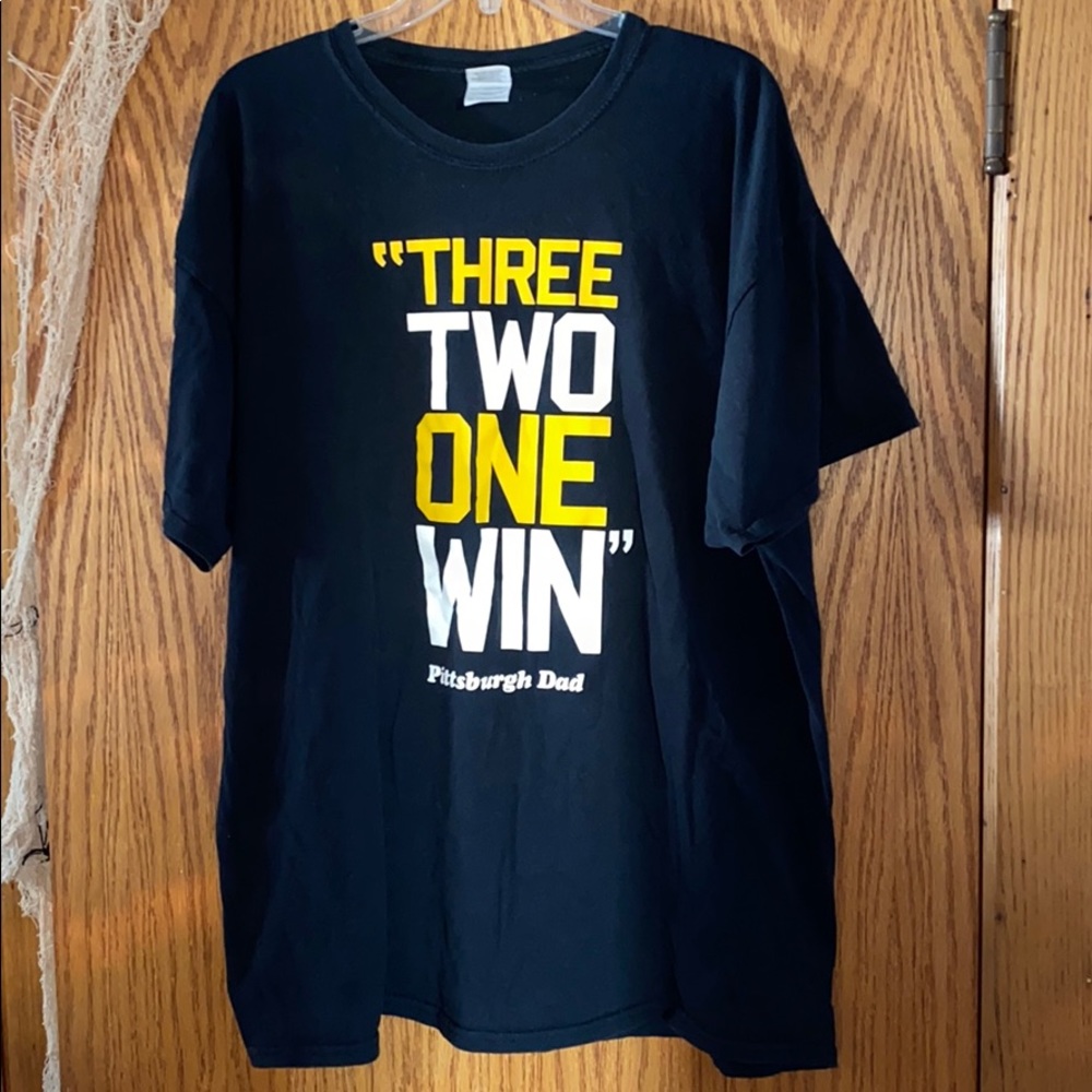 Mens 2XL black Pittsburgh Dad t-shirt